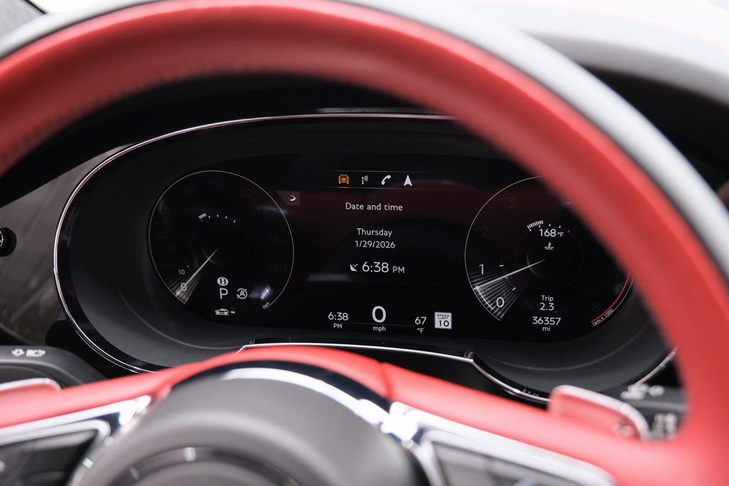 Used 2023 Bentley Bentayga image 17