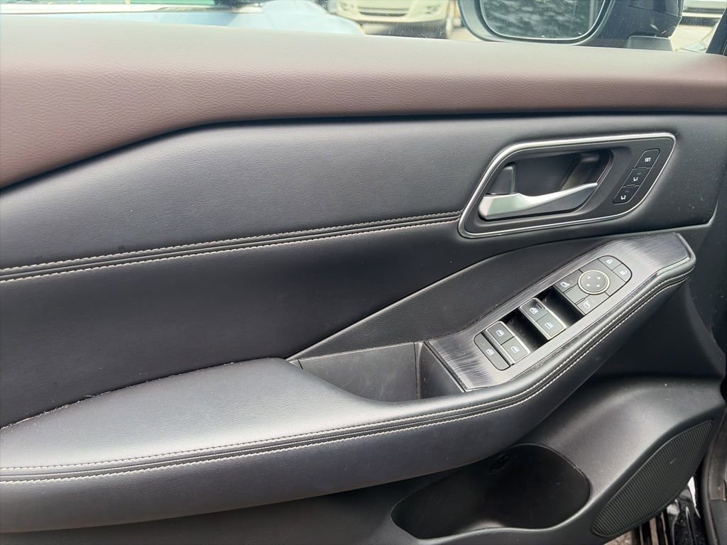 Used 2021 Nissan Rogue SL w/ Premium Package FWD image 8