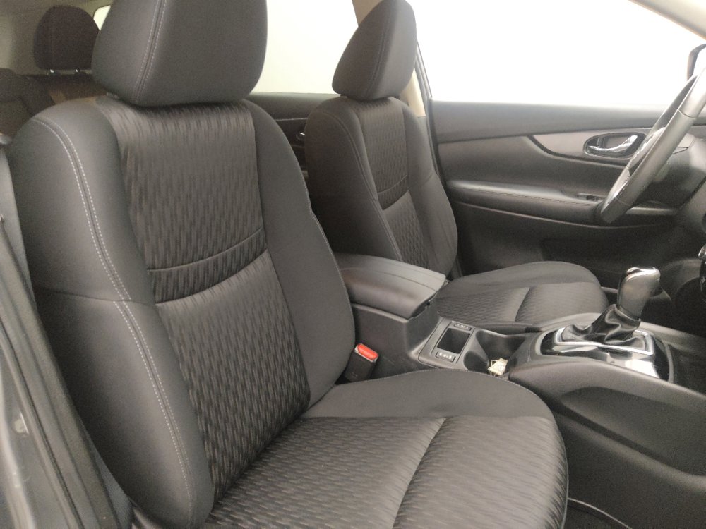 Used 2017 Nissan Rogue SV image 21