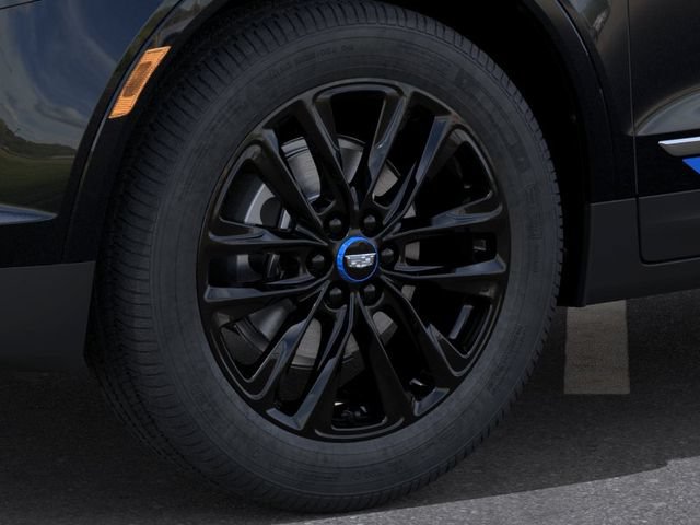 Used 2026 Cadillac XT5 Luxury w/ LPO, Blue Accent Package FWD image 9