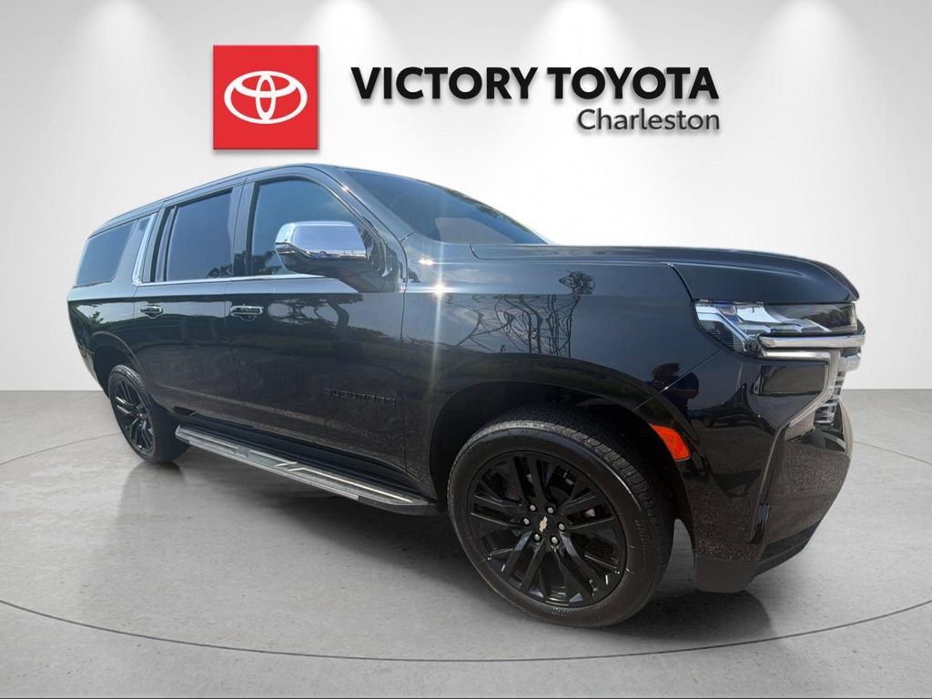 Used 2024 Chevrolet Suburban Premier w/ Premium Package AWD/4WD image 5