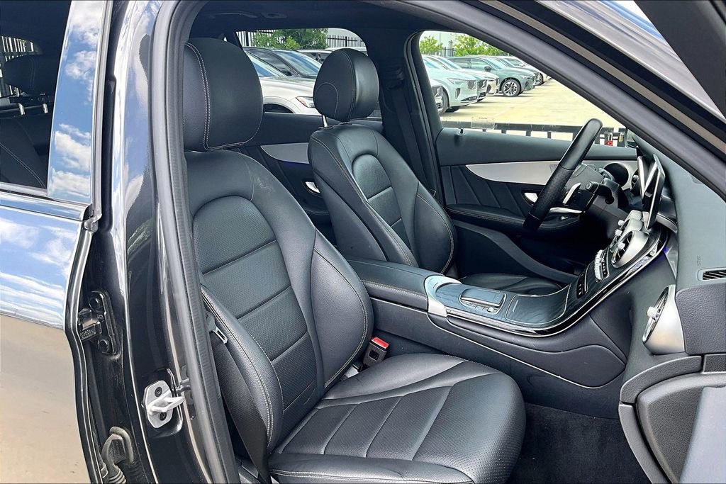 Used 2022 Mercedes-Benz GLC 300 image 9