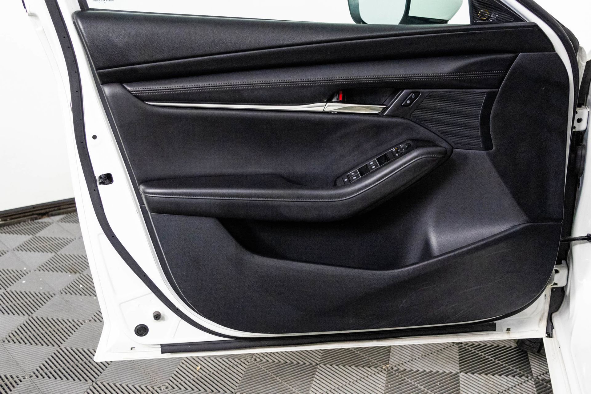 Used 2023 MAZDA MAZDA3 s image 36