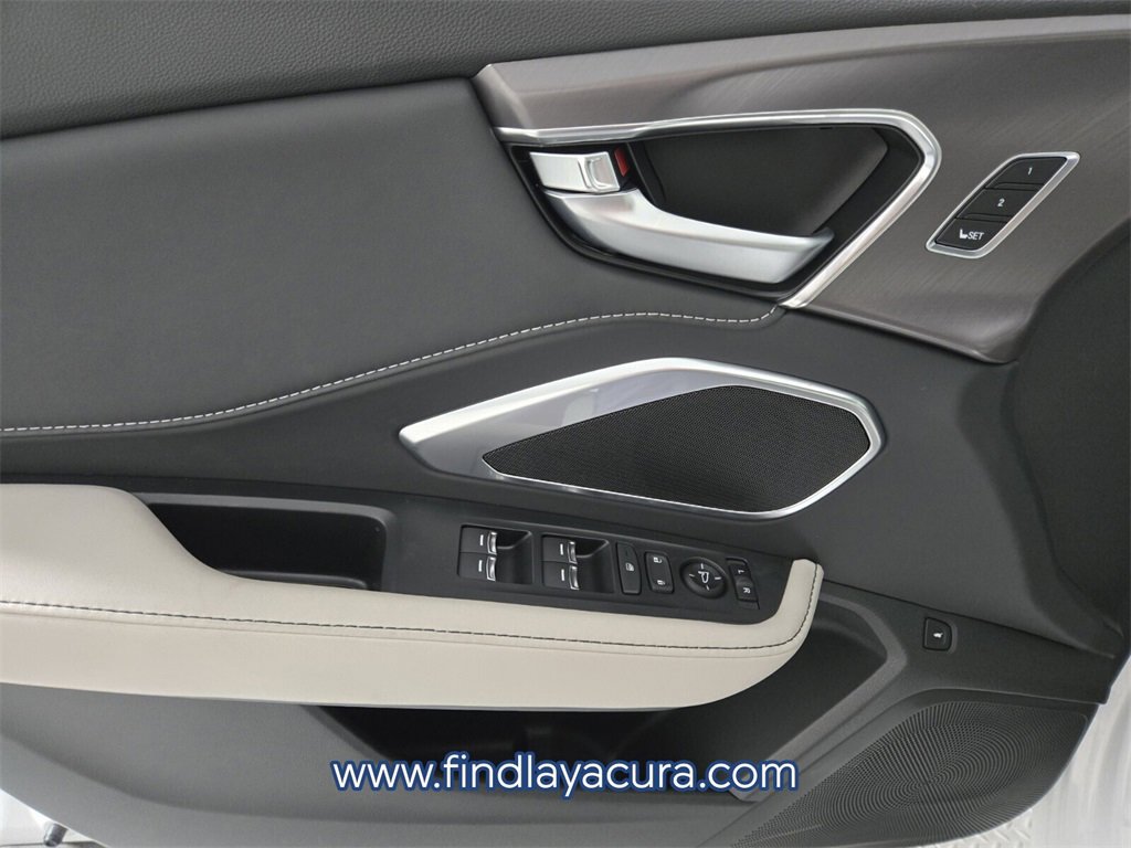 New 2025 Acura RDX SH-AWD image 17