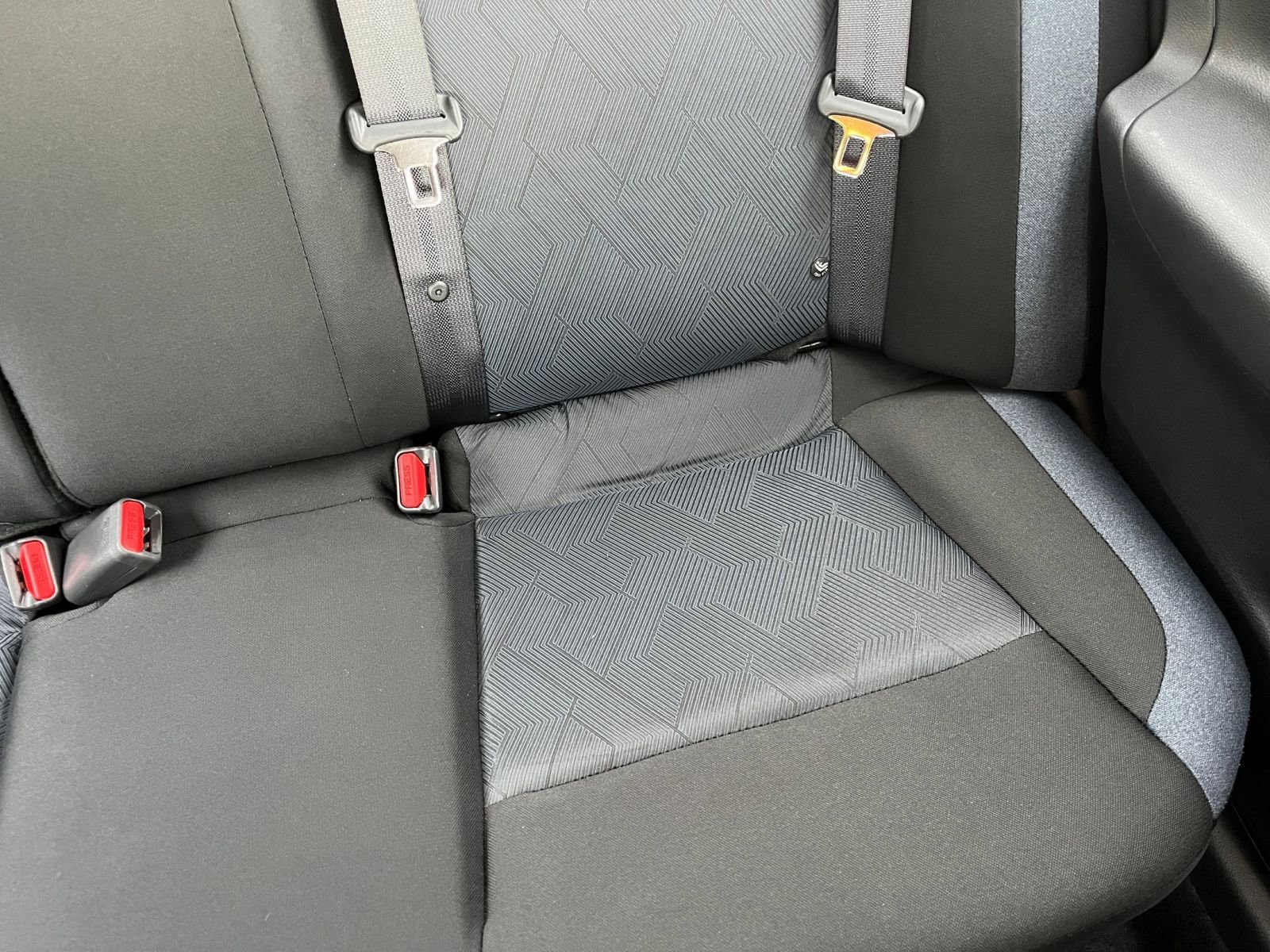 Used 2025 Nissan Versa SV image 37