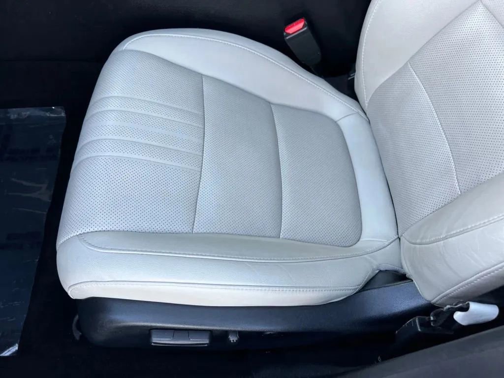 Used 2019 Honda Accord Touring image 23