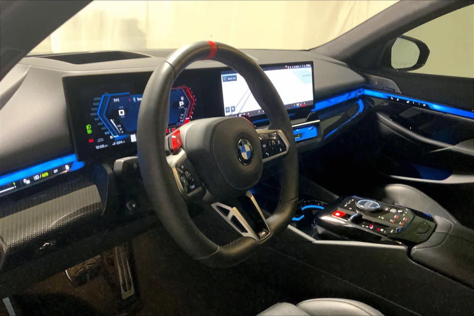 Used 2025 BMW M5 Touring w/ Executive Package AWD/4WD image 17