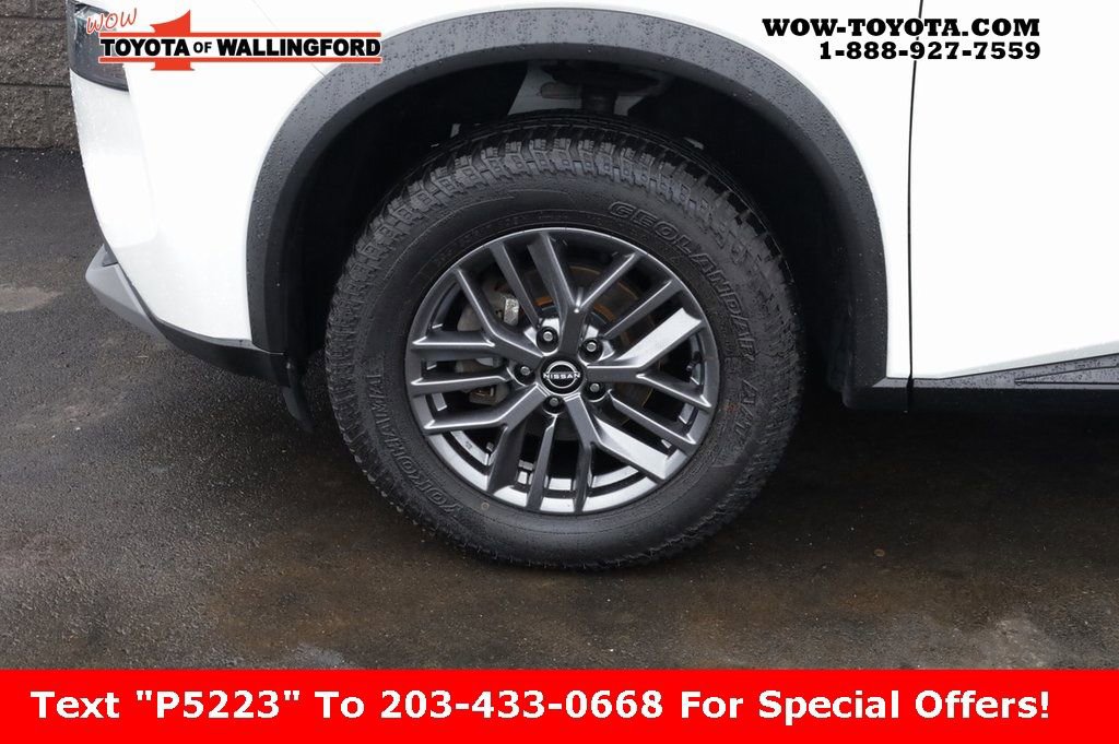 Used 2023 Nissan Rogue S image 3