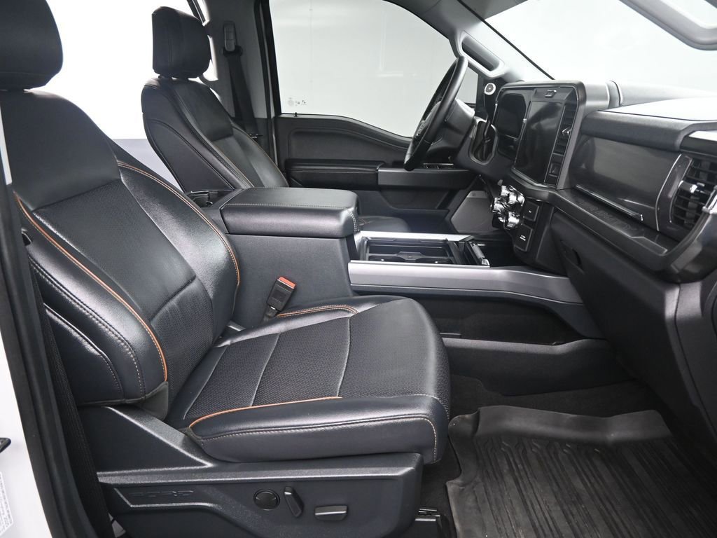 Used 2025 Ford F250 Lariat w/ FX4 Off-Road Package image 8
