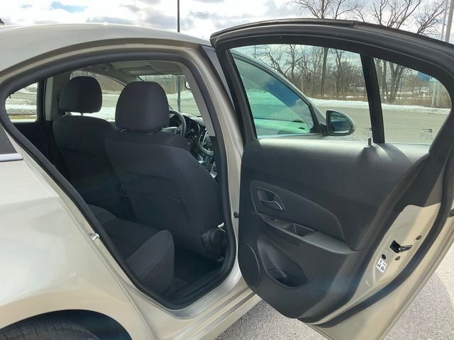 Used 2016 Chevrolet Cruze LT image 18