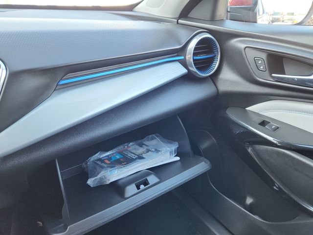 Used 2025 Chevrolet Trax LT w/ LT Convenience Package image 43