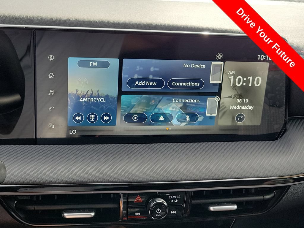 Used 2025 Nissan Kicks SR AWD/4WD image 11