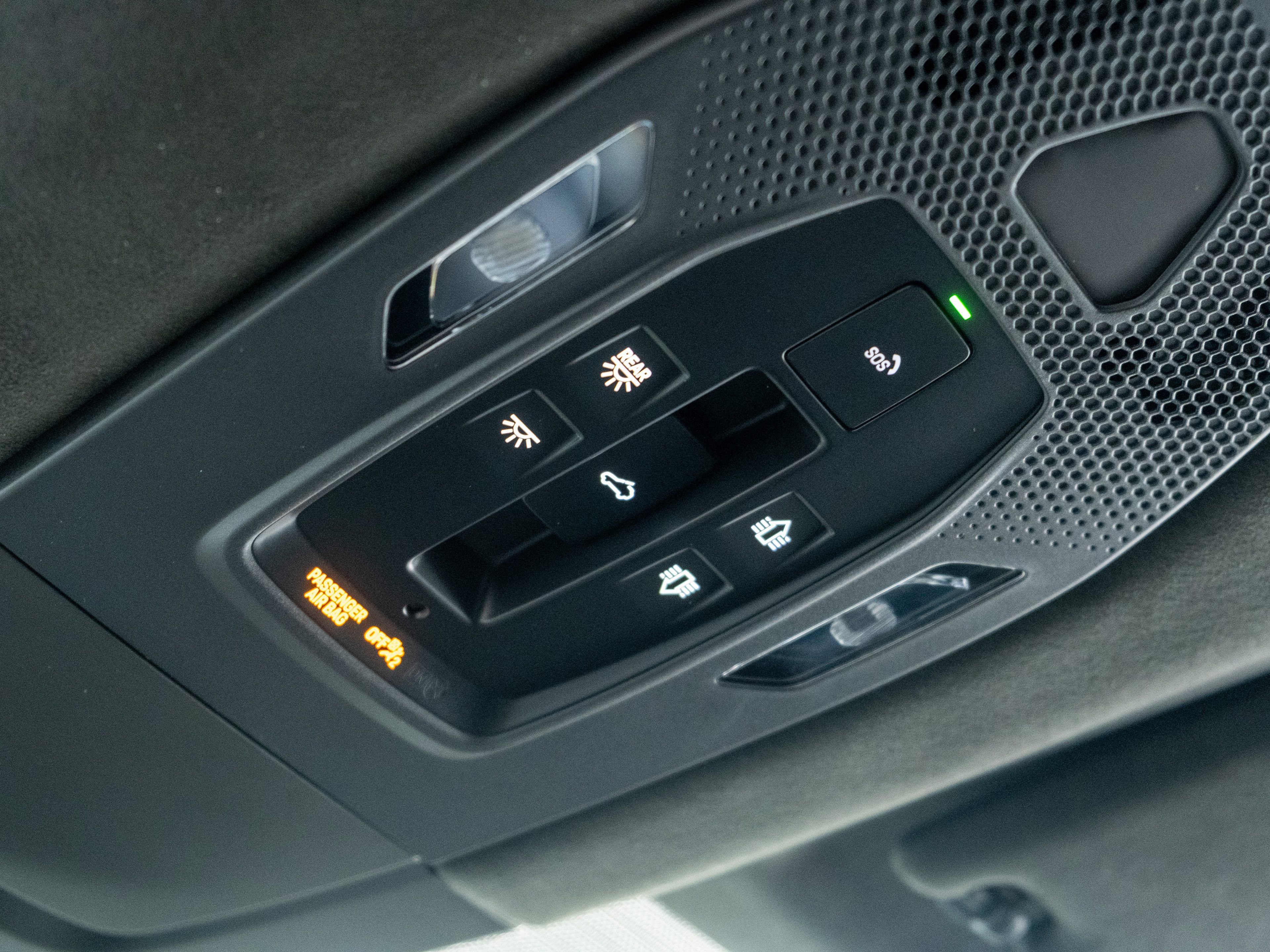 Certified 2025 Porsche Macan Turbo Electric image 43