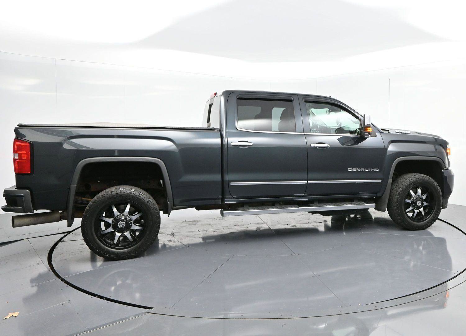 Used 2018 GMC Sierra 2500 Denali w/ Duramax Plus Package image 8