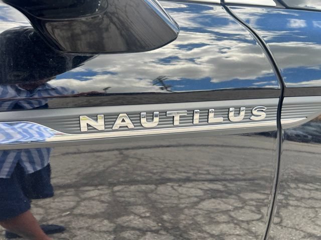 Used 2023 Lincoln Nautilus AWD image 27