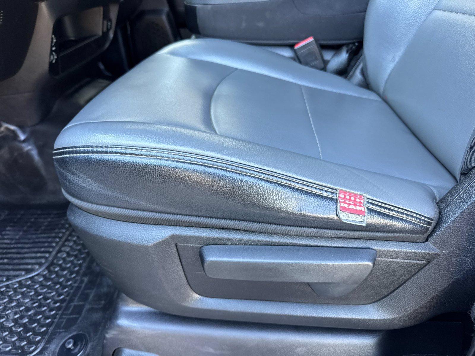 Used 2022 RAM 2500 Tradesman AWD/4WD image 13