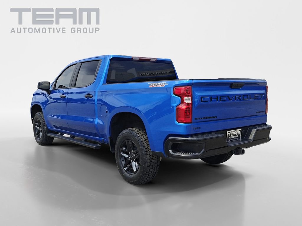 Used 2023 Chevrolet Silverado 1500 Custom Trail Boss w/ LPO, Dark Essentials Package AWD/4WD image 5