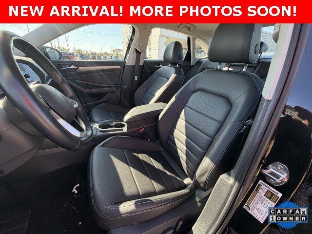 Used 2024 Volkswagen Jetta SE image 6