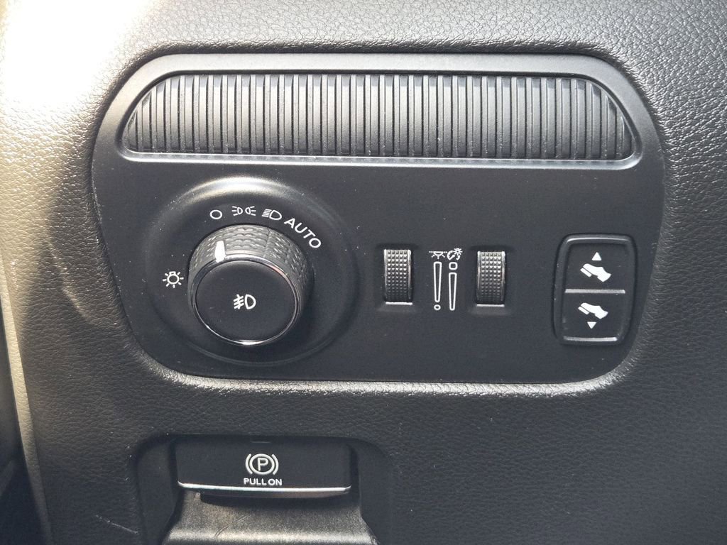 Used 2022 Jeep Wagoneer Series III AWD/4WD image 24