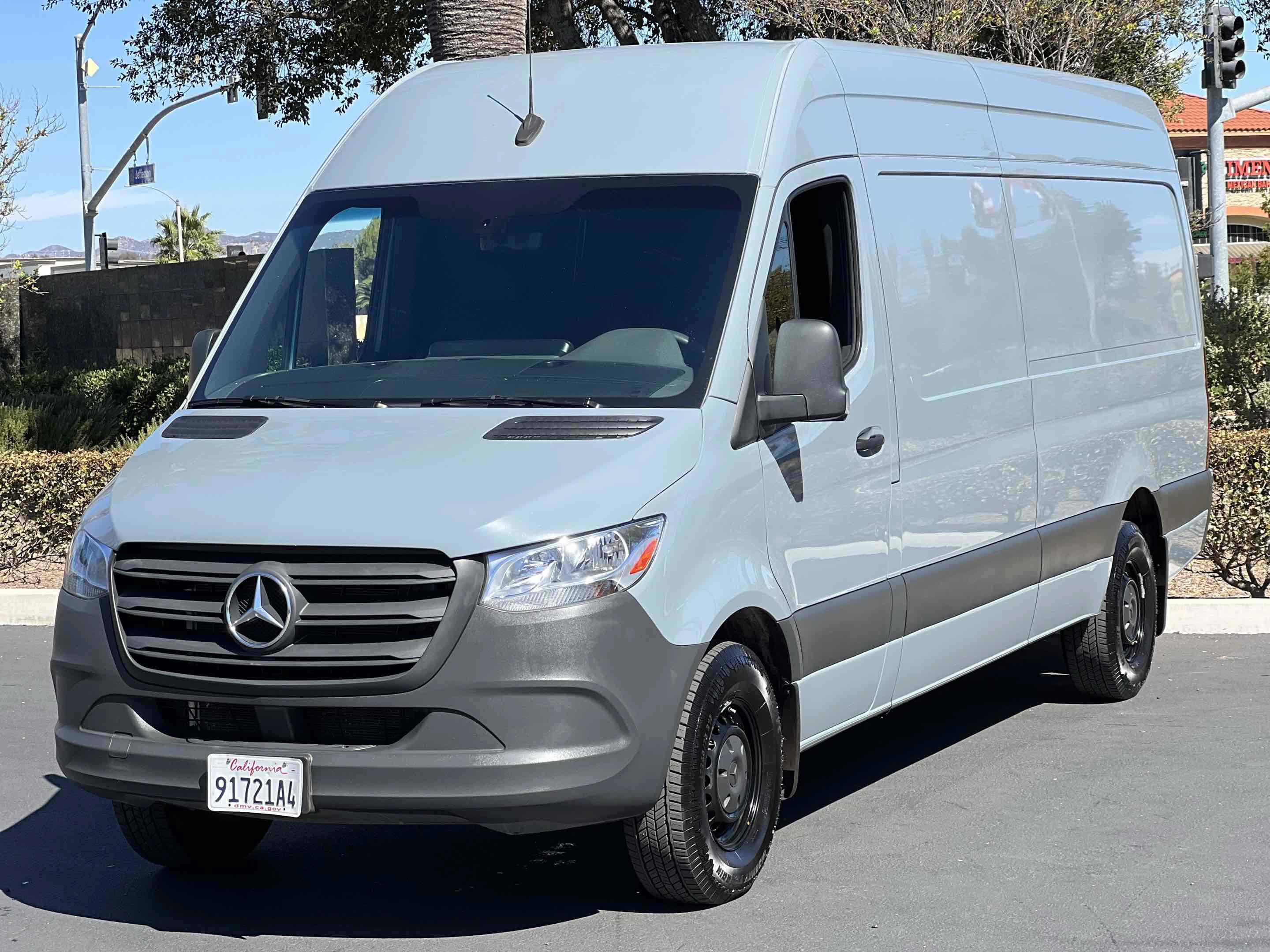 Used 2024 Mercedes-Benz Sprinter 2500 image 17