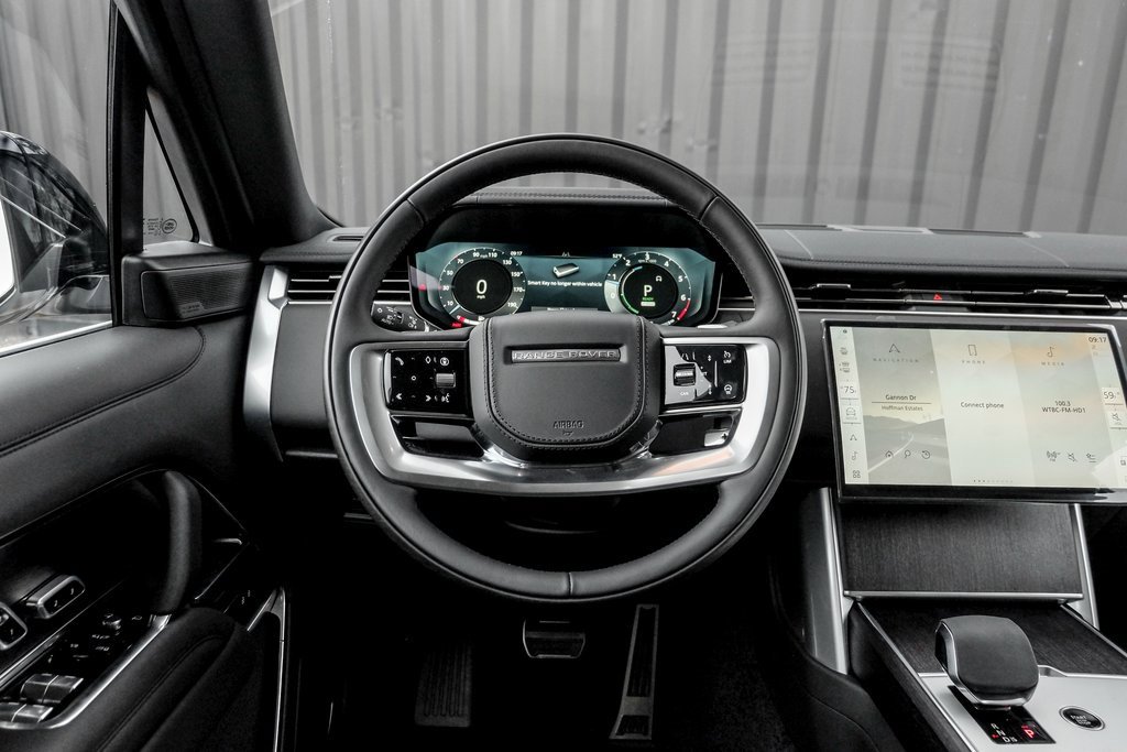 New 2025 Land Rover Range Rover SE image 18