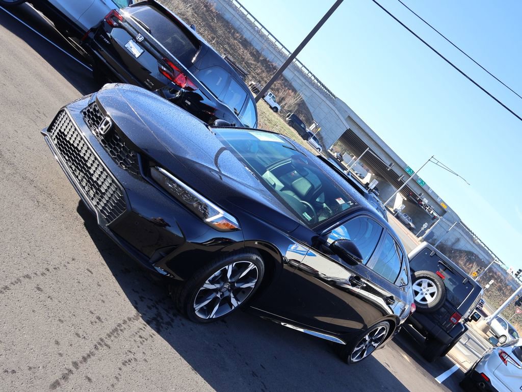 Certified 2025 Honda Civic Sport Touring image 3