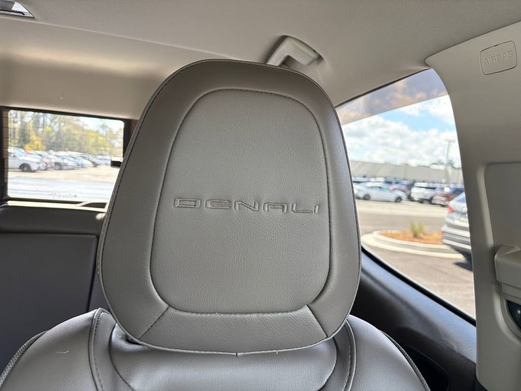 Used 2022 GMC Canyon Denali image 9