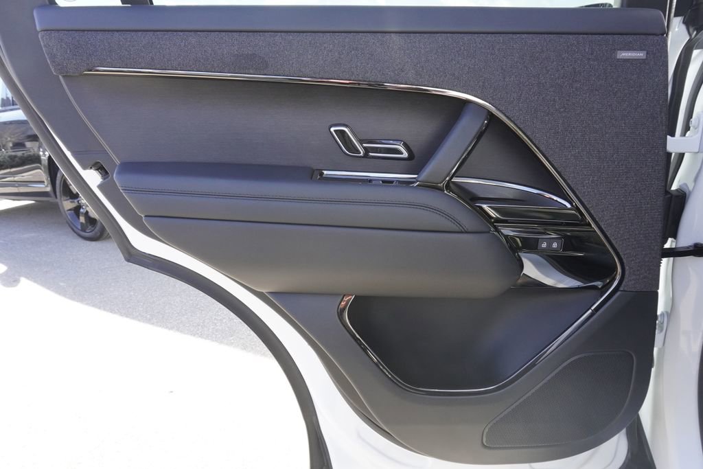 Used 2023 Land Rover Range Rover Sport SE image 28