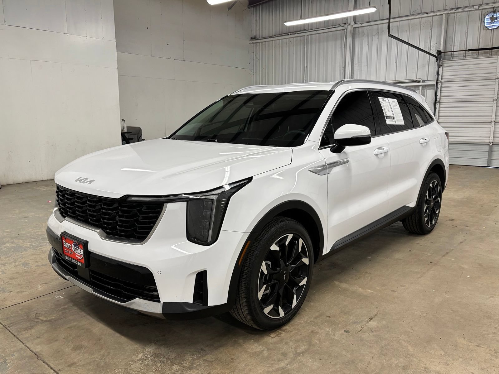 Used 2025 Kia Sorento EX FWD image 3