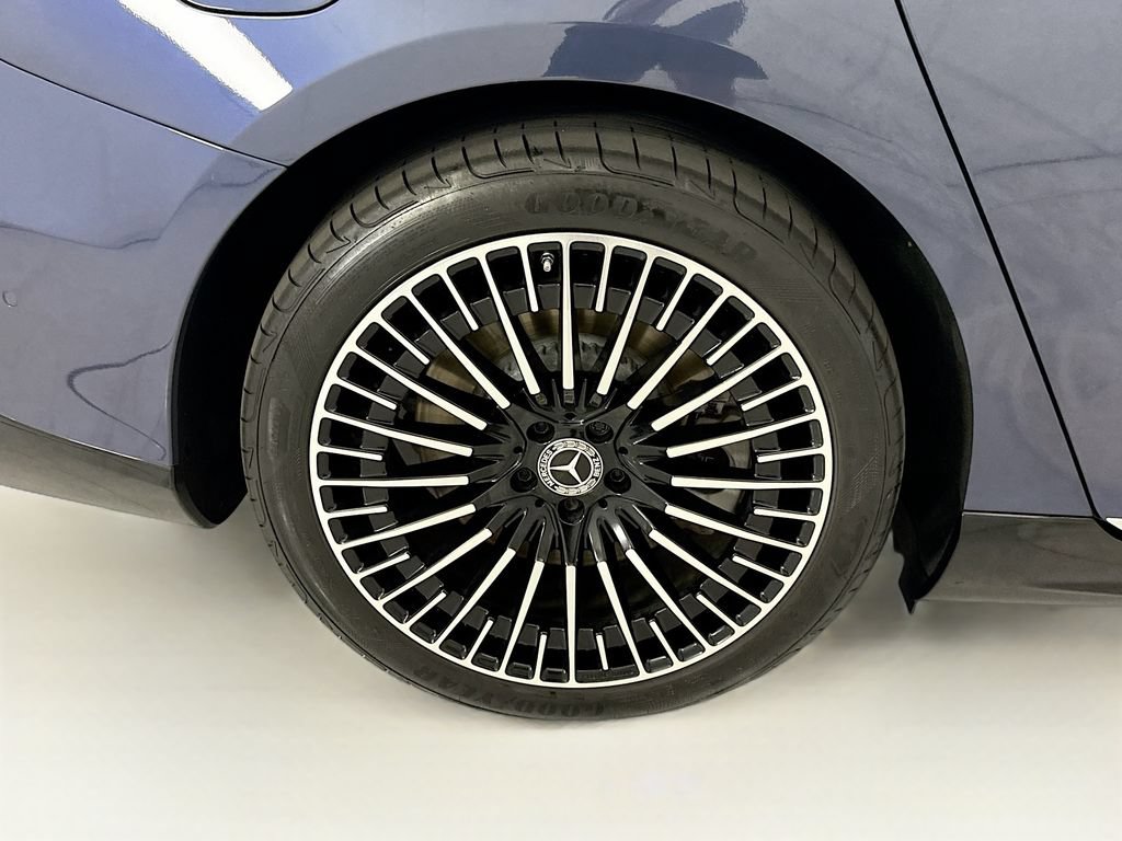 Certified 2024 Mercedes-Benz EQS 580 4MATIC Sedan image 31