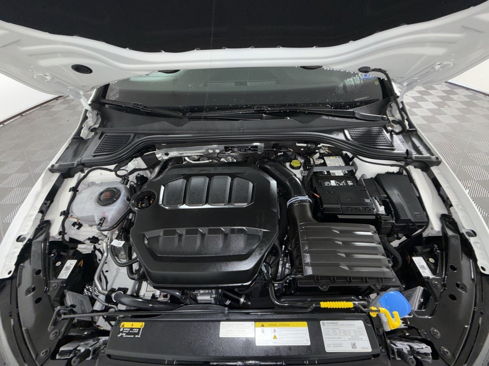Used 2025 Volkswagen GTI SE FWD image 28