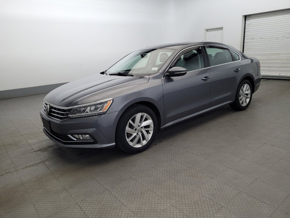 Used 2018 Volkswagen Passat 2.0T SE FWD image 2