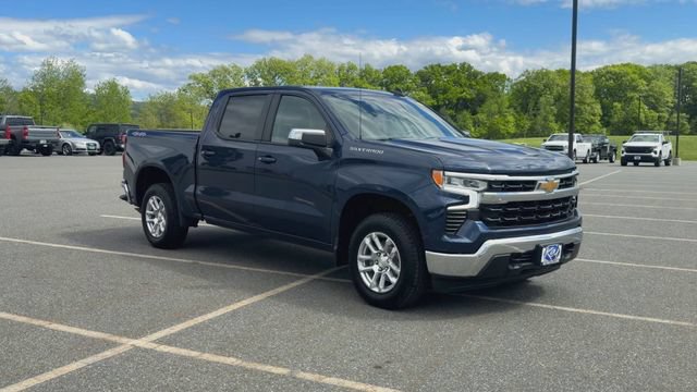 Used 2023 Chevrolet Silverado 1500 LT AWD/4WD image 2