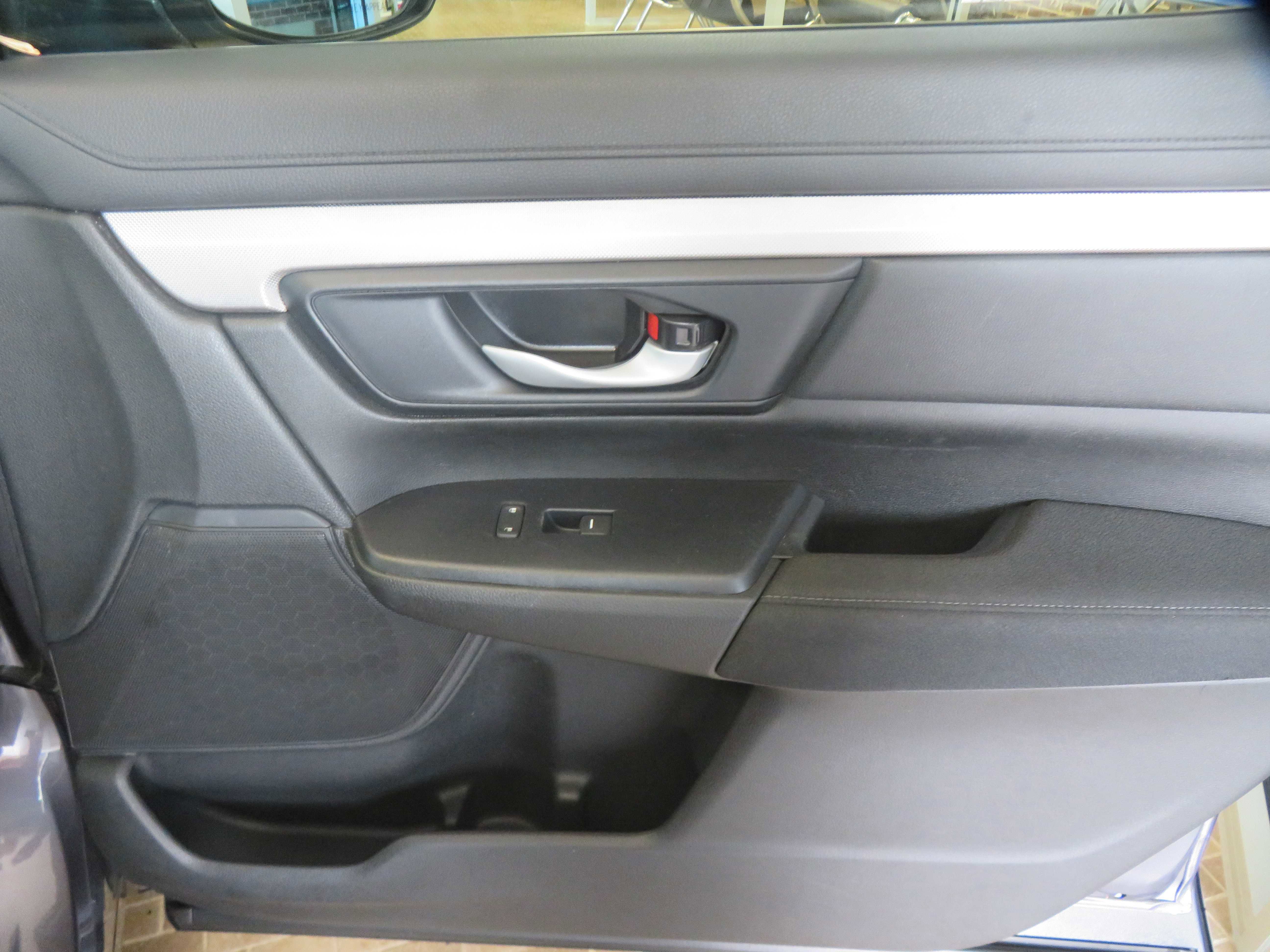 Used 2018 Honda CR-V LX image 29