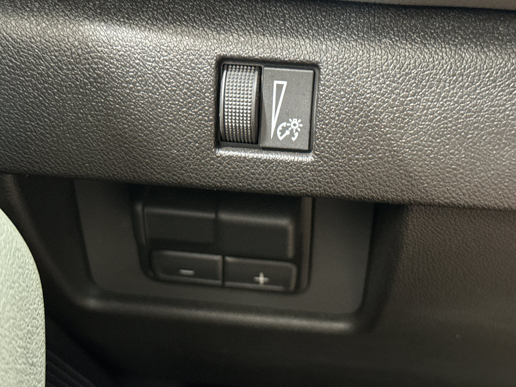 Used 2026 Chevrolet Colorado ZR2 w/ Technology Package AWD/4WD image 32