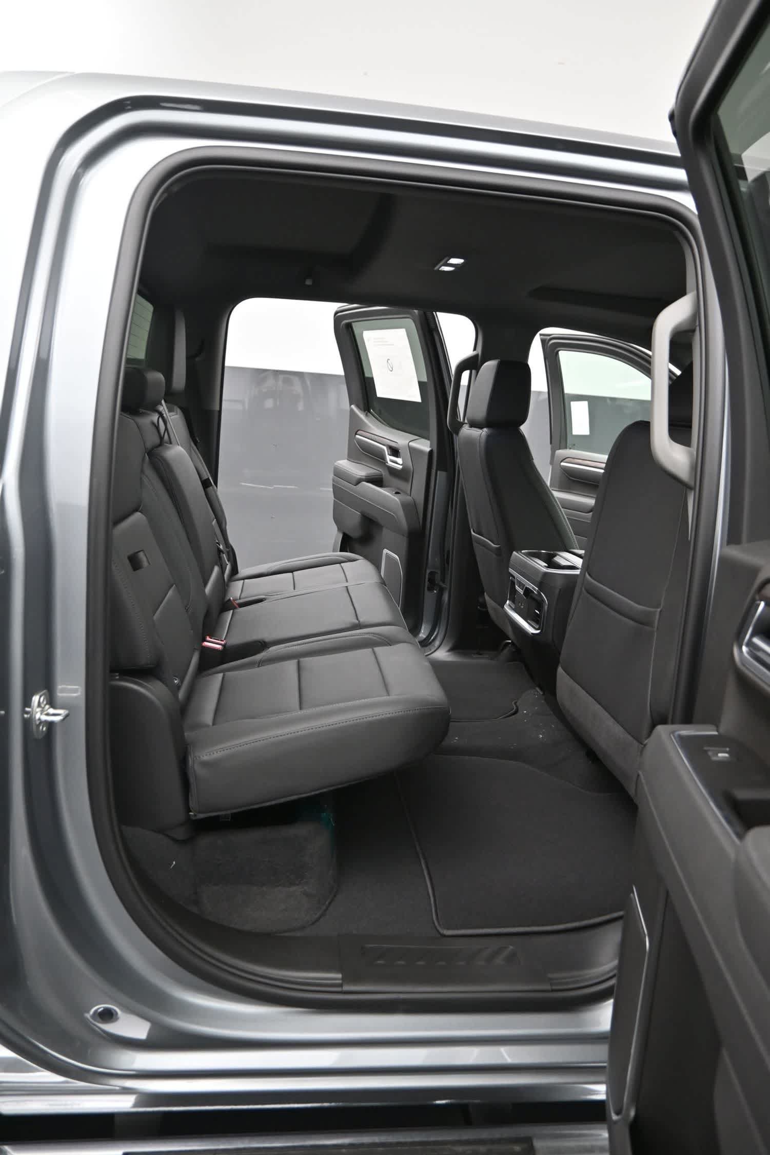 New 2026 GMC Sierra 1500 SLT w/ SLT Premium Plus Package AWD/4WD image 14
