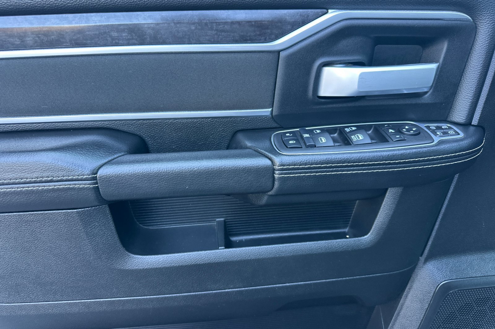 Used 2024 RAM 2500 Big Horn image 12