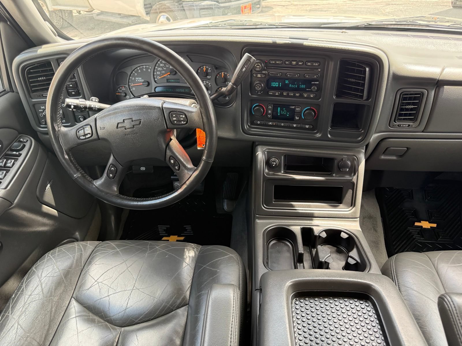 Used 2004 Chevrolet Avalanche 2500 w/ Preferred Equipment Group AWD/4WD image 17