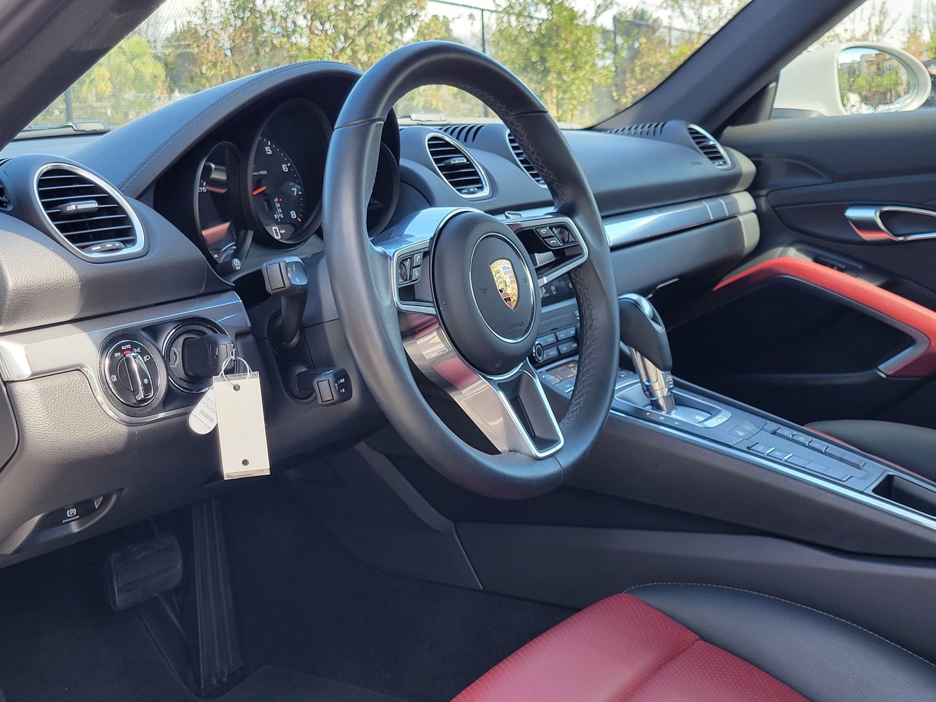 Used 2024 Porsche 718 Cayman image 4