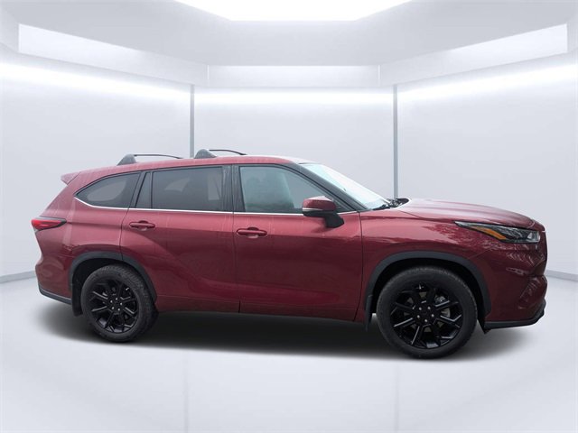 Used 2023 Toyota Highlander L image 2