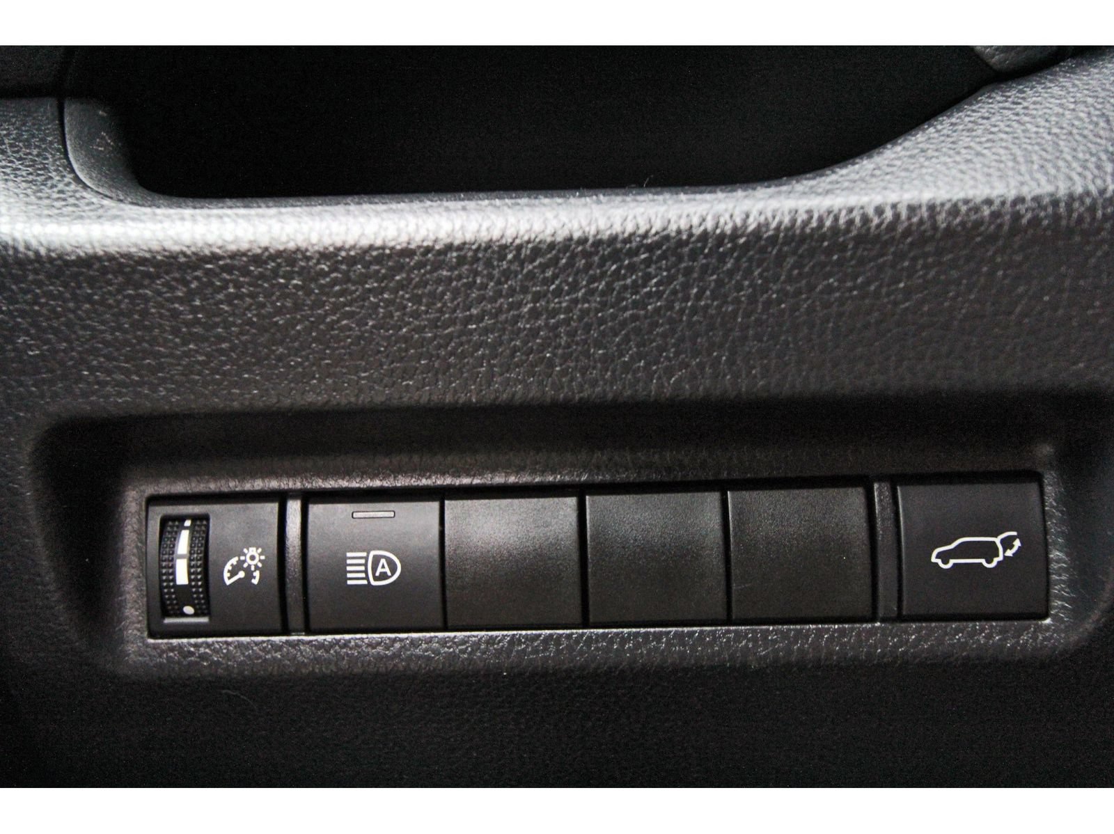 Used 2021 Toyota RAV4 XLE Premium FWD image 21