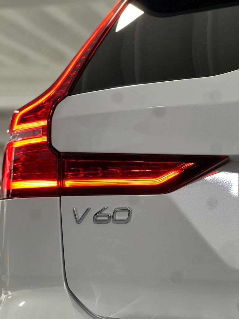 Used 2026 Volvo V60 B5 Cross Country Ultra w/ Climate Package AWD/4WD image 10