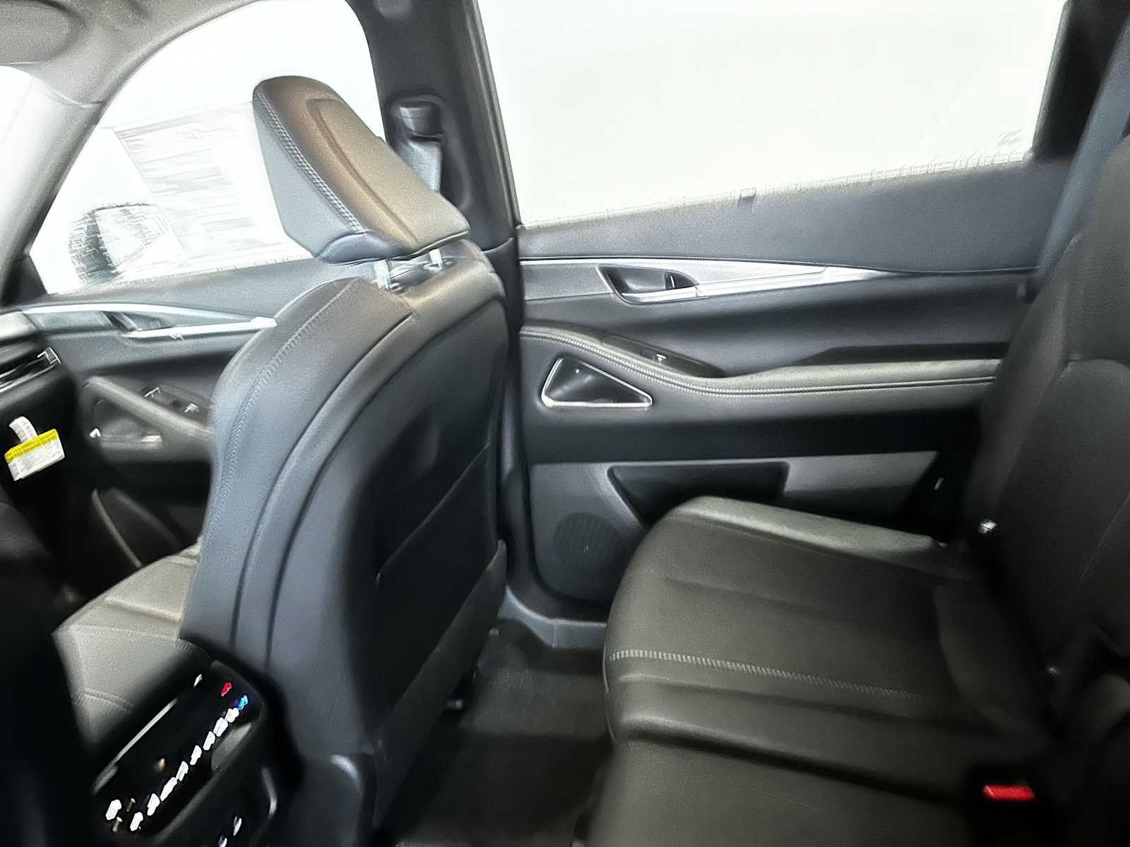 New 2026 INFINITI QX60 Luxe image 12