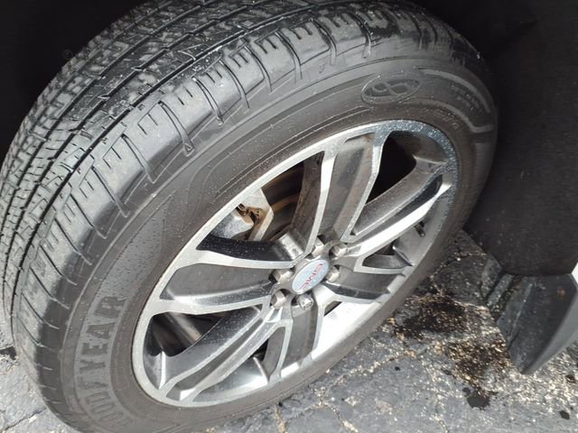 Used 2019 GMC Acadia Denali w/ Technology Package AWD/4WD image 15