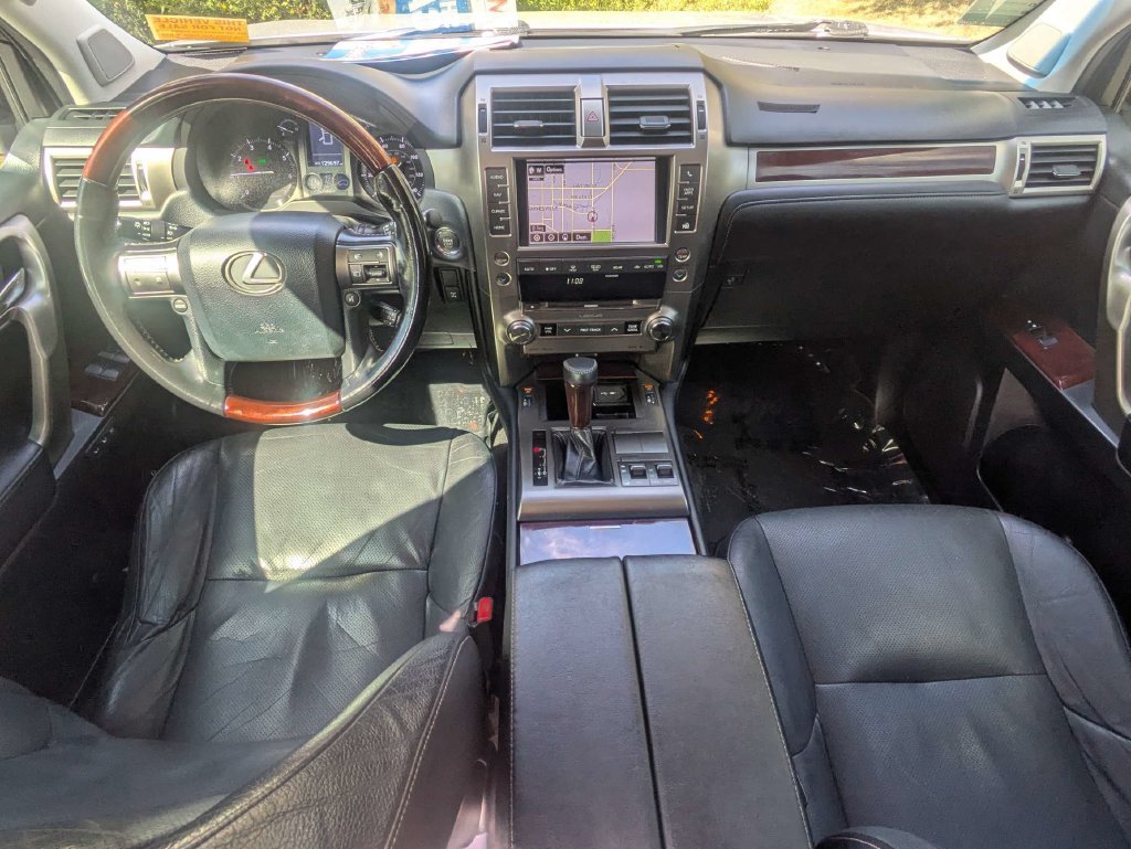 Used 2016 Lexus GX 460 w/ Premium Package AWD/4WD image 14