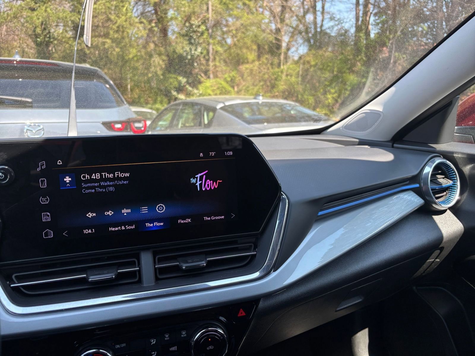 Used 2025 Chevrolet Trax LT w/ LT Convenience Package image 36