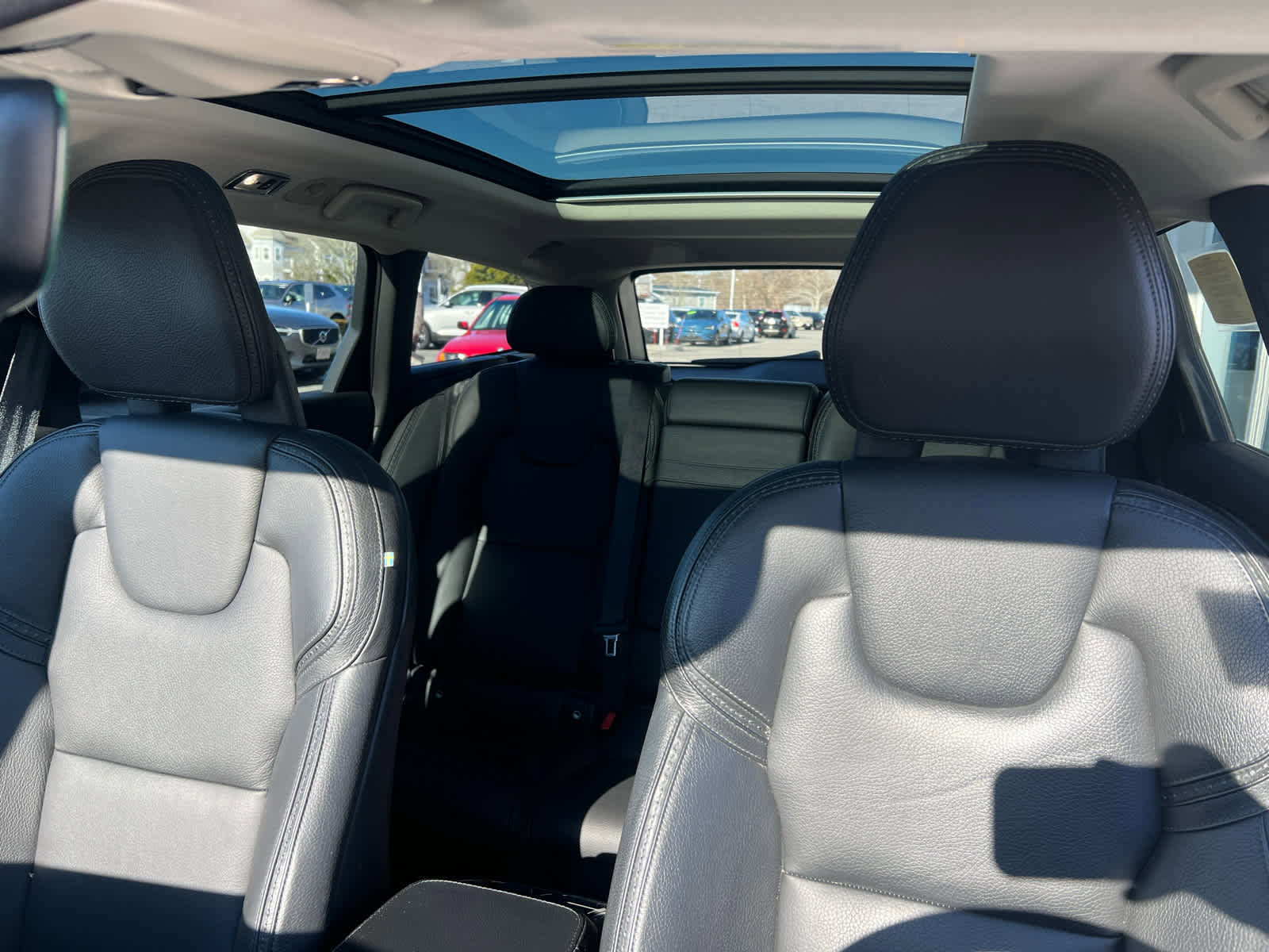 Used 2018 Volvo V90 T5 Cross Country w/ Convenience Package image 13