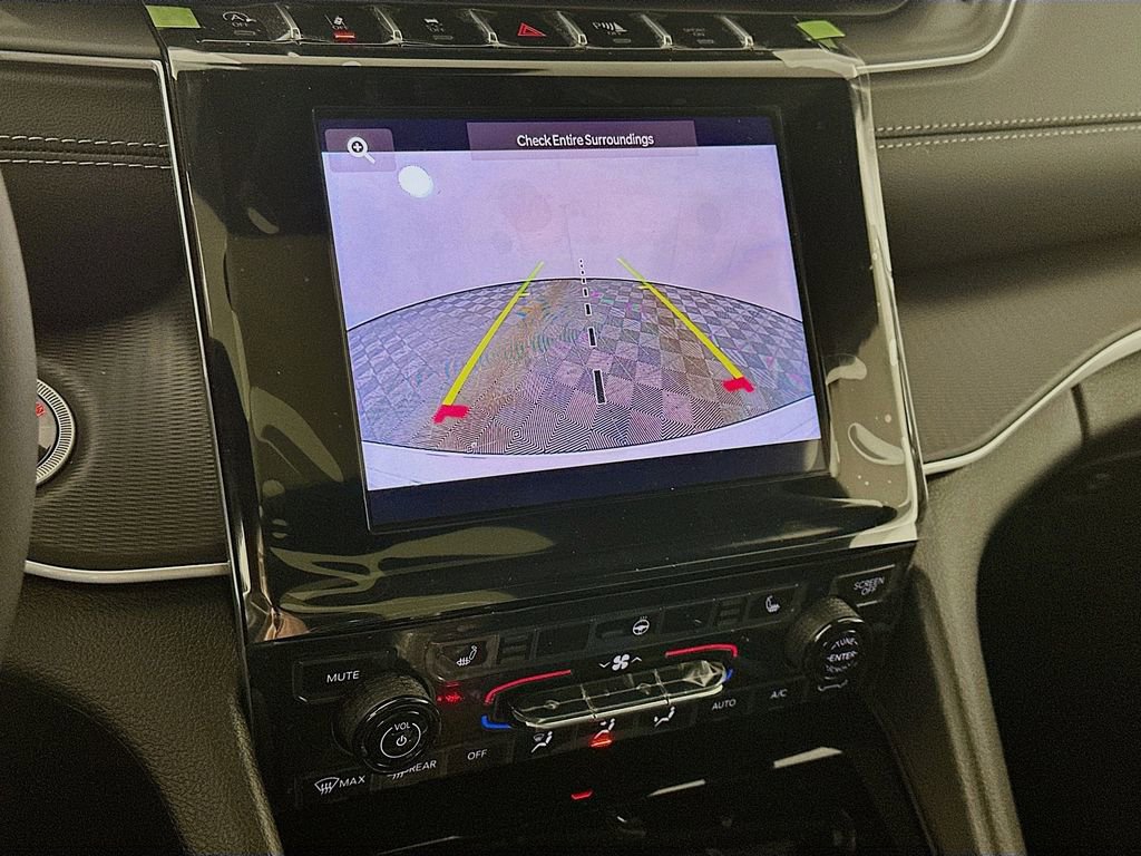 New 2025 Jeep Grand Cherokee Altitude image 15