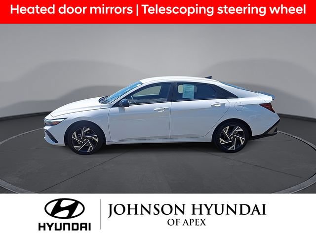 Certified 2025 Hyundai Elantra SEL FWD image 5
