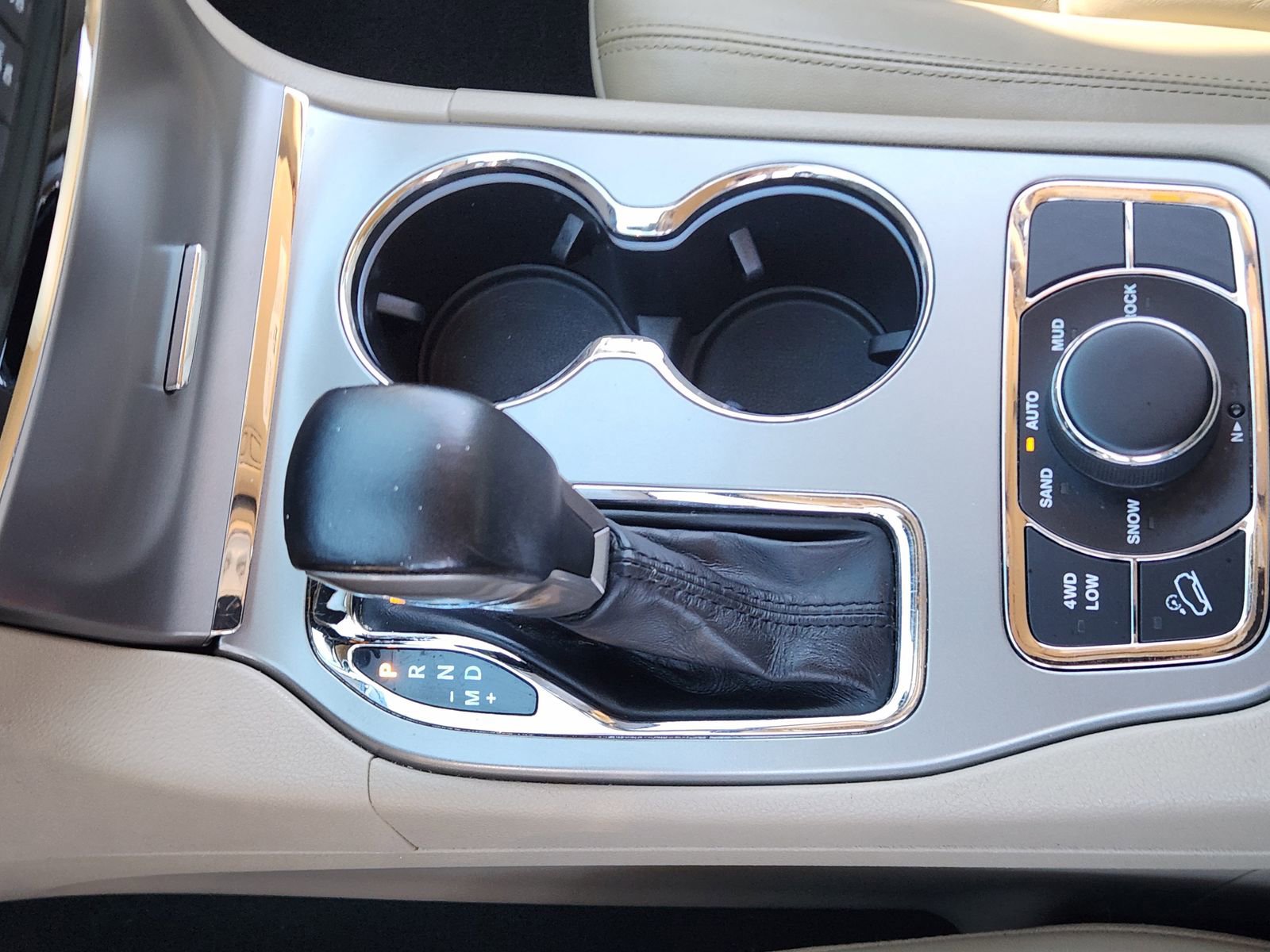 Used 2020 Jeep Grand Cherokee Limited image 23